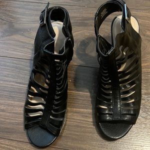 Black strap heel dress sandle